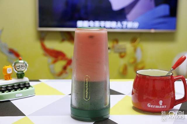 无线充电，40秒冰爽一夏 摩飞榨汁杯深度体验